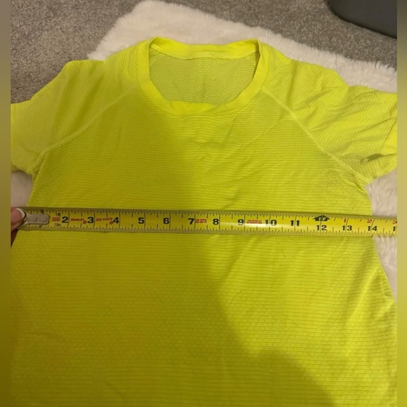 Lululemon women’s top - Picture 2 of 4